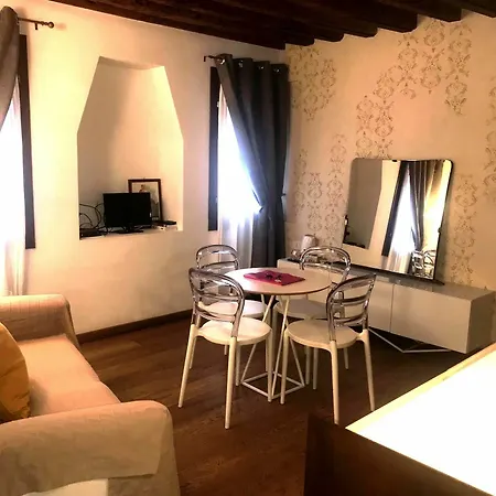 Modern In Gf * Venise